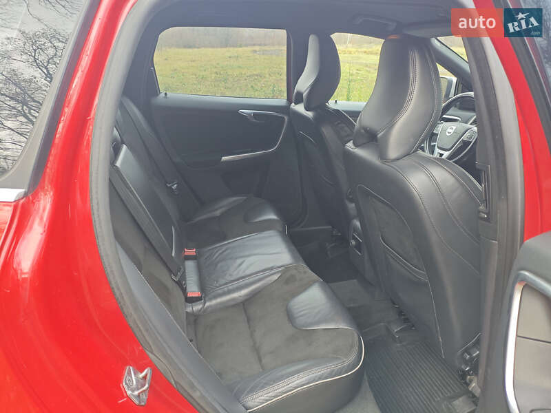 Позашляховик / Кросовер Volvo XC60 2013 в Києві