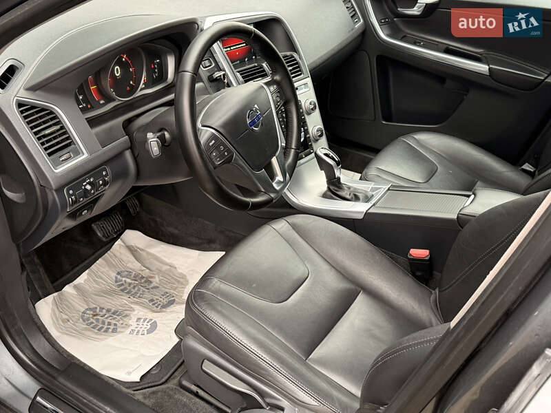 Внедорожник / Кроссовер Volvo XC60 2017 в Ивано-Франковске фото 42 Внедорожник / Кроссовер Volvo XC60 2017 в Ивано-Франковске