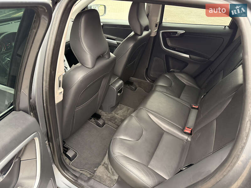 Внедорожник / Кроссовер Volvo XC60 2017 в Ивано-Франковске фото 50 Внедорожник / Кроссовер Volvo XC60 2017 в Ивано-Франковске