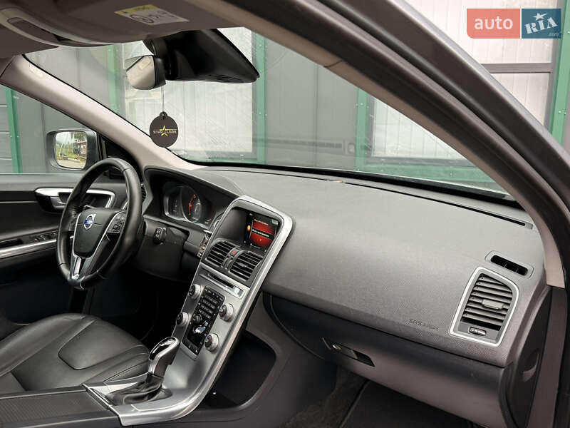 Внедорожник / Кроссовер Volvo XC60 2017 в Ивано-Франковске фото 73 Внедорожник / Кроссовер Volvo XC60 2017 в Ивано-Франковске
