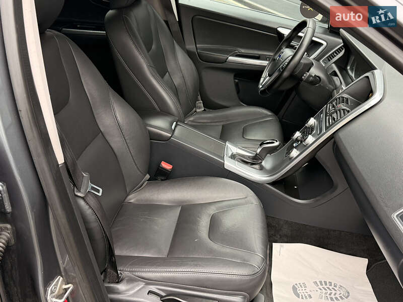 Внедорожник / Кроссовер Volvo XC60 2017 в Ивано-Франковске фото 79 Внедорожник / Кроссовер Volvo XC60 2017 в Ивано-Франковске