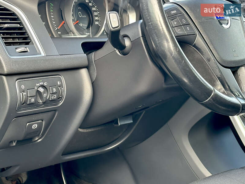 Внедорожник / Кроссовер Volvo XC60 2014 в Киеве фото 11 Внедорожник / Кроссовер Volvo XC60 2014 в Киеве