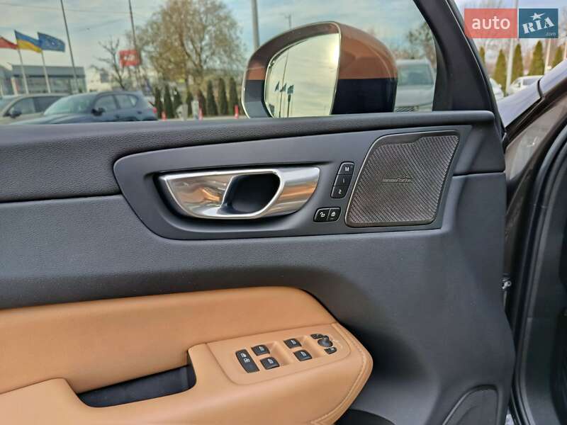 Позашляховик / Кросовер Volvo XC60 2023 в Києві