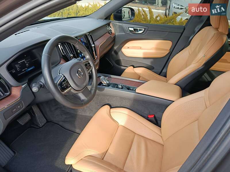 Позашляховик / Кросовер Volvo XC60 2023 в Києві