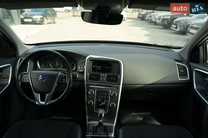 Позашляховик / Кросовер Volvo XC60 2015 в Чернівцях