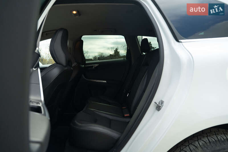 Позашляховик / Кросовер Volvo XC60 2015 в Чернівцях