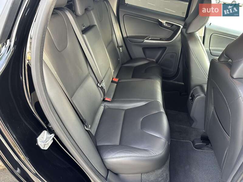 Позашляховик / Кросовер Volvo XC60 2016 в Києві