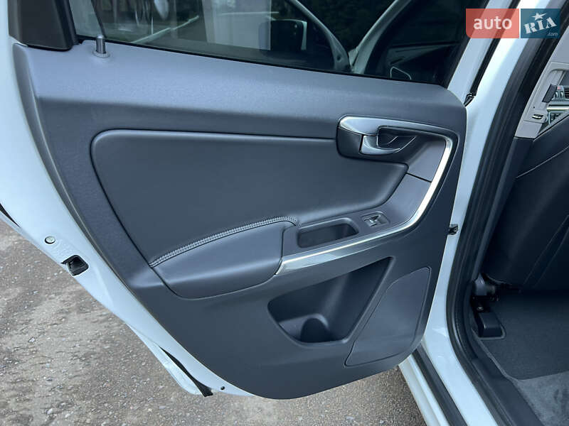 Позашляховик / Кросовер Volvo XC60 2016 в Рівному