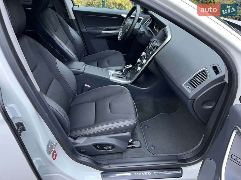 Позашляховик / Кросовер Volvo XC60 2016 в Рівному