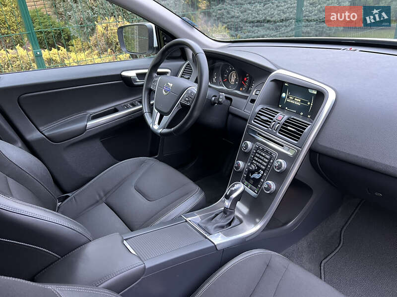 Позашляховик / Кросовер Volvo XC60 2016 в Рівному