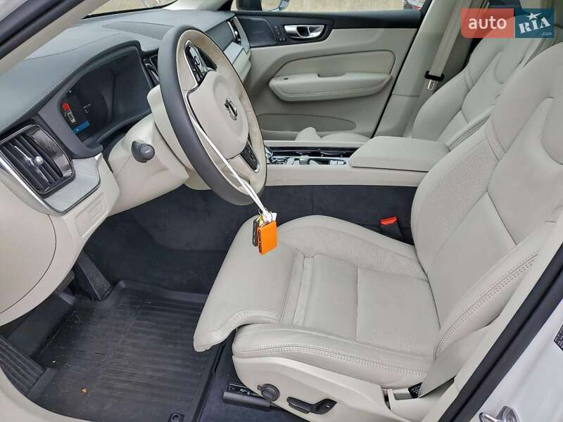 Позашляховик / Кросовер Volvo XC60 2025 в Дніпрі