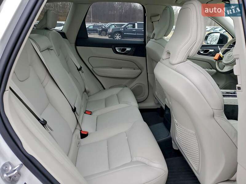 Позашляховик / Кросовер Volvo XC60 2025 в Дніпрі