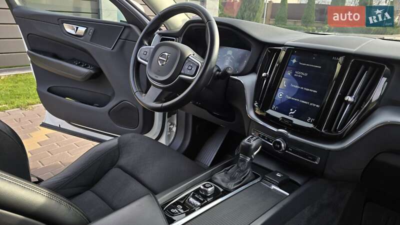 Внедорожник / Кроссовер Volvo XC60 2019 в Киеве