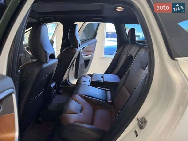Позашляховик / Кросовер Volvo XC60 2016 в Львові фото 9 Позашляховик / Кросовер Volvo XC60 2016 в Львові