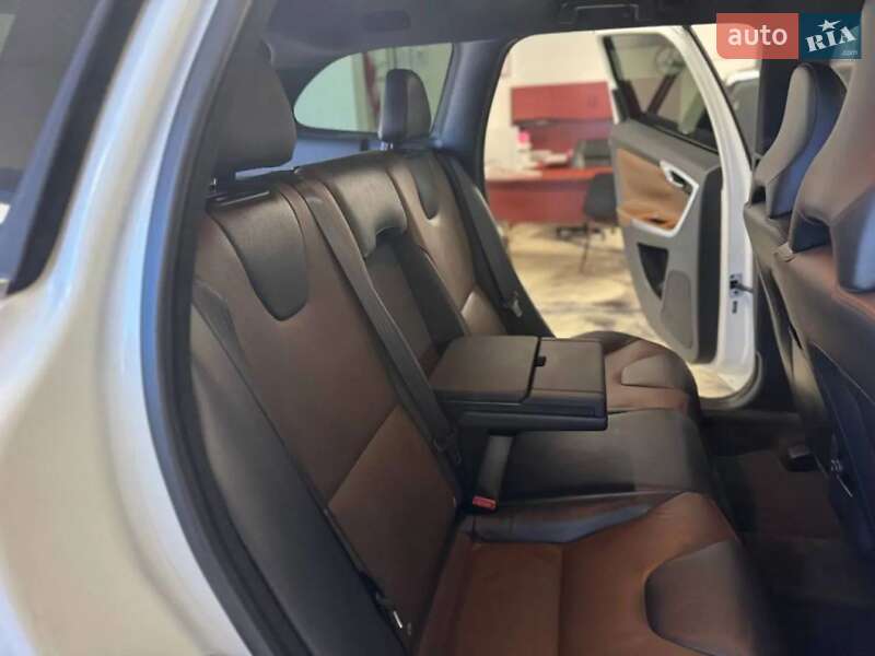 Позашляховик / Кросовер Volvo XC60 2016 в Львові фото 20 Позашляховик / Кросовер Volvo XC60 2016 в Львові