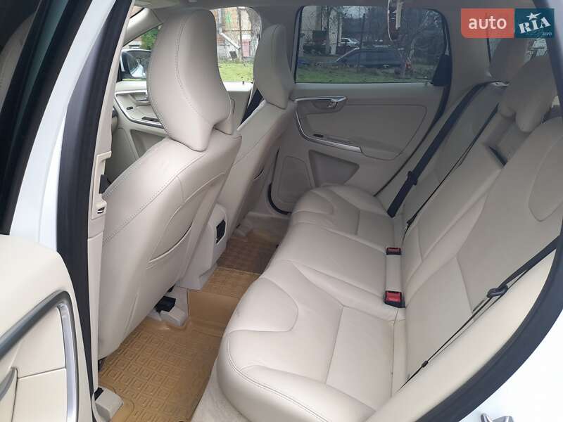 Позашляховик / Кросовер Volvo XC60 2016 в Львові