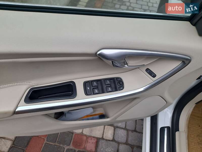 Позашляховик / Кросовер Volvo XC60 2016 в Львові