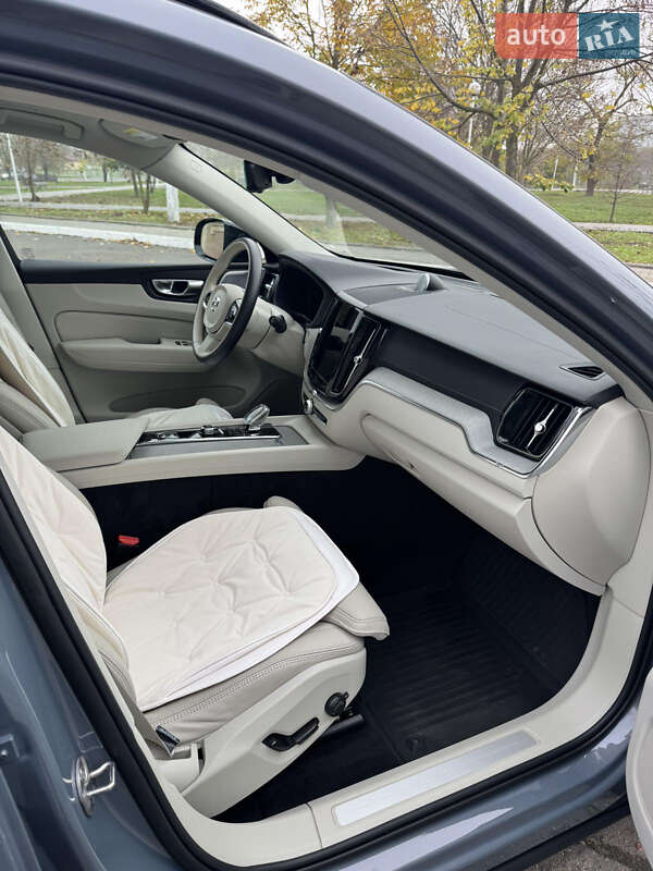 Позашляховик / Кросовер Volvo XC60 2023 в Одесі фото 8 Позашляховик / Кросовер Volvo XC60 2023 в Одесі