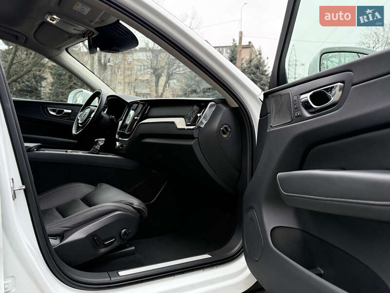 Внедорожник / Кроссовер Volvo XC60 2018 в Днепре фото 48 Внедорожник / Кроссовер Volvo XC60 2018 в Днепре