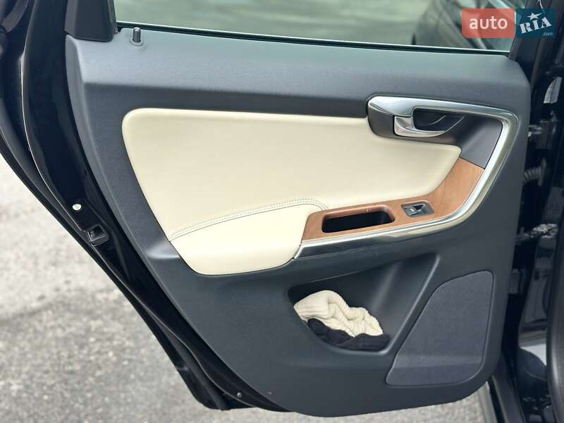 Позашляховик / Кросовер Volvo XC60 2014 в Полтаві