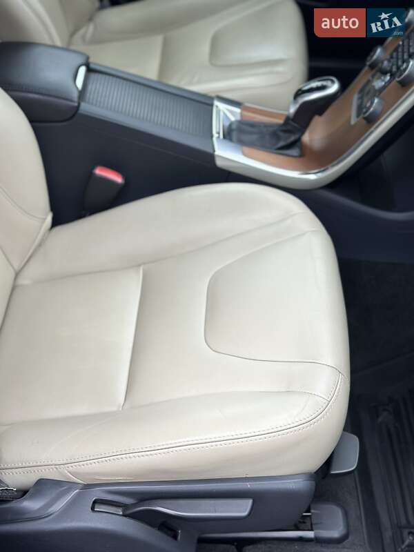 Позашляховик / Кросовер Volvo XC60 2014 в Полтаві