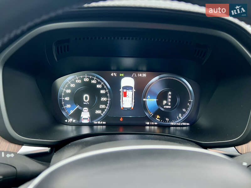 Внедорожник / Кроссовер Volvo XC60 2019 в Киеве