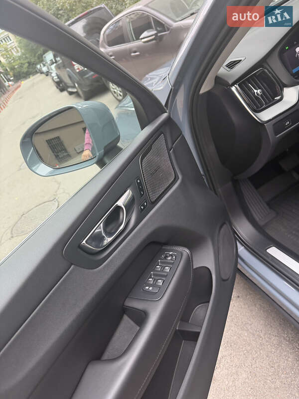 Позашляховик / Кросовер Volvo XC60 2022 в Києві