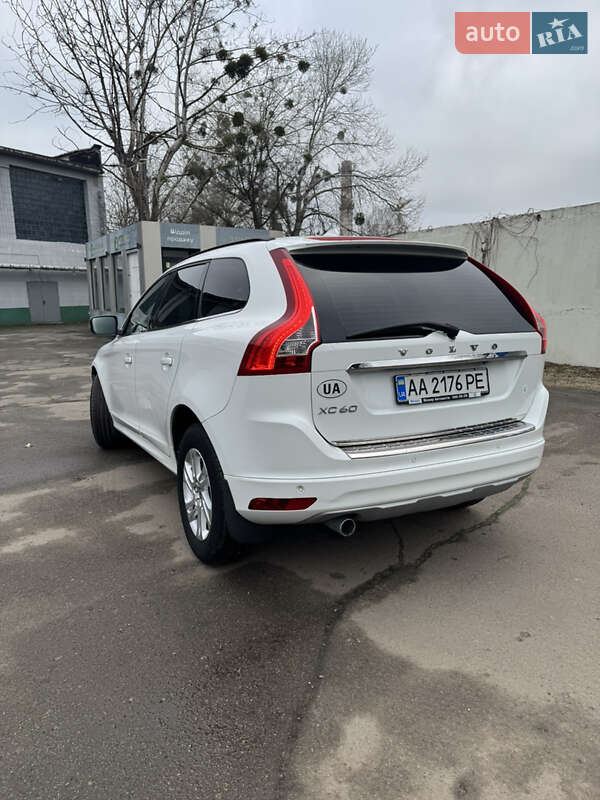 Внедорожник / Кроссовер Volvo XC60 2015 в Киеве
