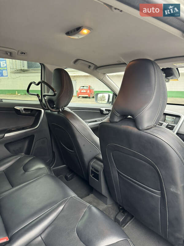 Внедорожник / Кроссовер Volvo XC60 2015 в Киеве