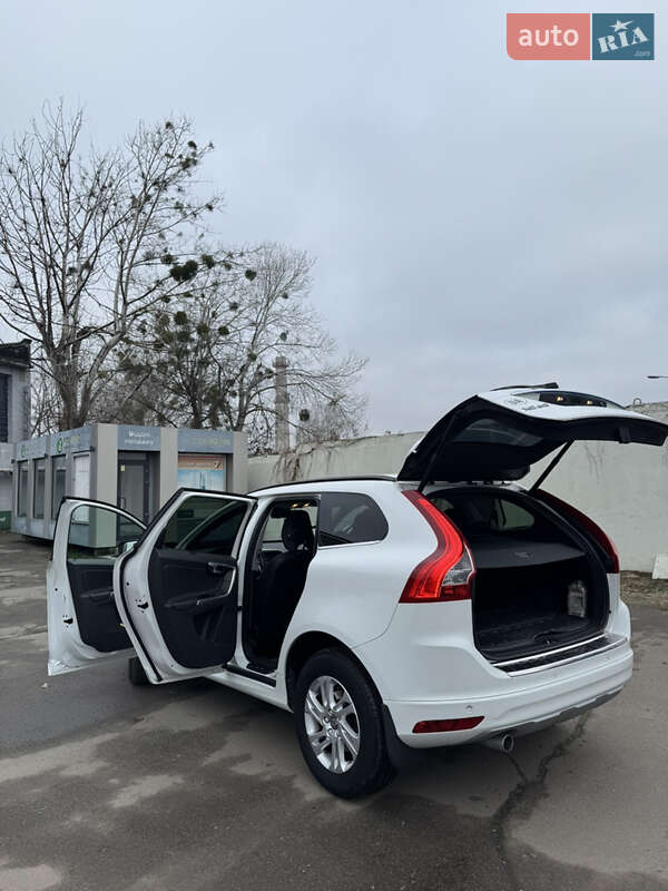 Внедорожник / Кроссовер Volvo XC60 2015 в Киеве