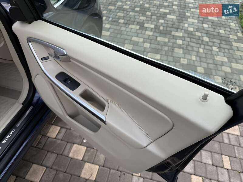 Внедорожник / Кроссовер Volvo XC60 2014 в Одессе