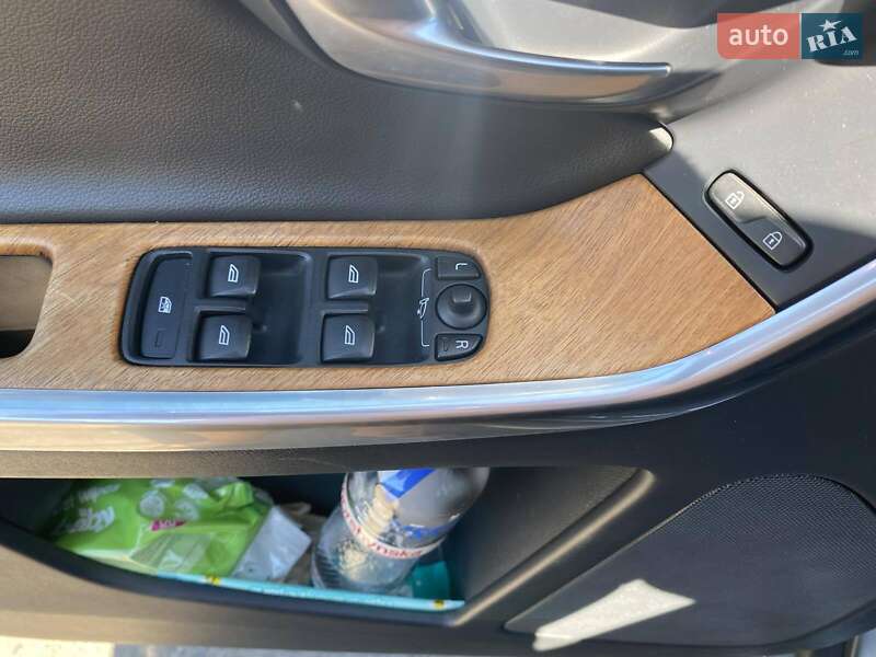 Позашляховик / Кросовер Volvo XC60 2017 в Одесі фото 11 Позашляховик / Кросовер Volvo XC60 2017 в Одесі