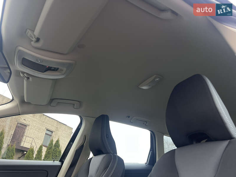 Позашляховик / Кросовер Volvo XC60 2011 в Нововолинську