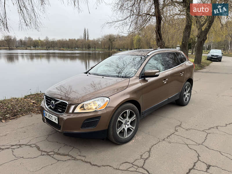Позашляховик / Кросовер Volvo XC60 2010 в Рівному