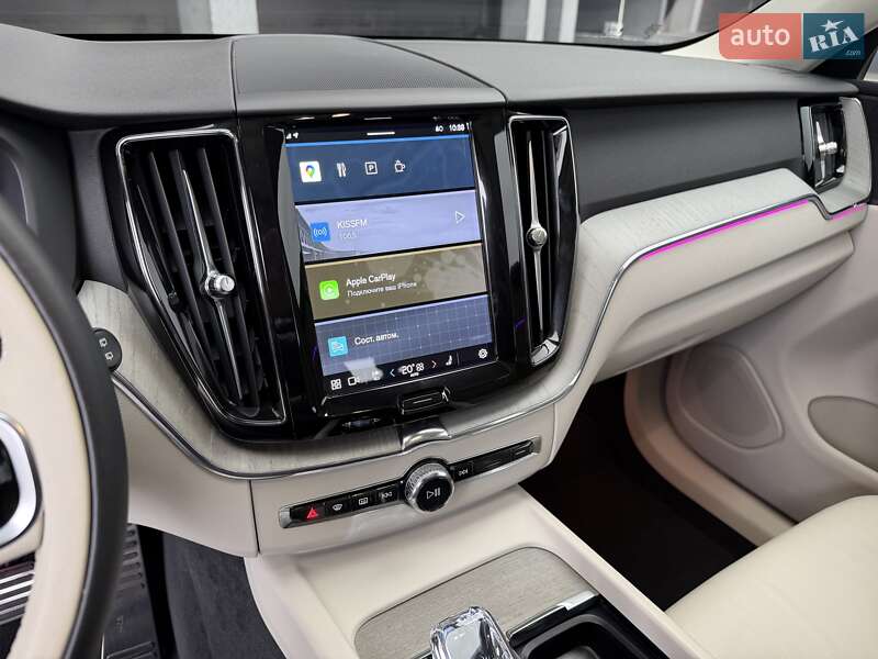 Внедорожник / Кроссовер Volvo XC60 2023 в Киеве