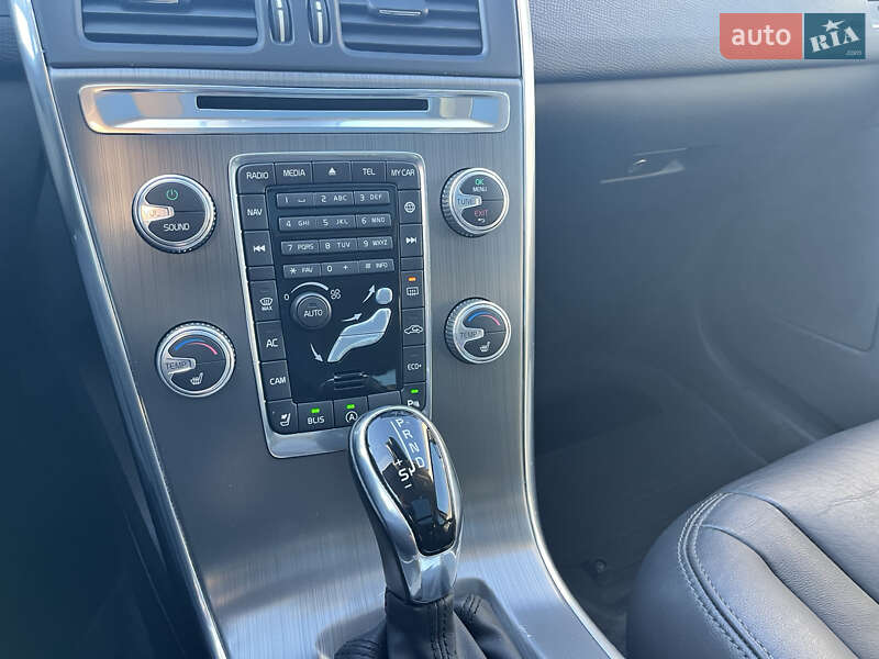 Позашляховик / Кросовер Volvo XC60 2016 в Києві фото 34 Позашляховик / Кросовер Volvo XC60 2016 в Києві