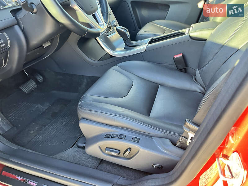 Позашляховик / Кросовер Volvo XC60 2016 в Києві фото 39 Позашляховик / Кросовер Volvo XC60 2016 в Києві