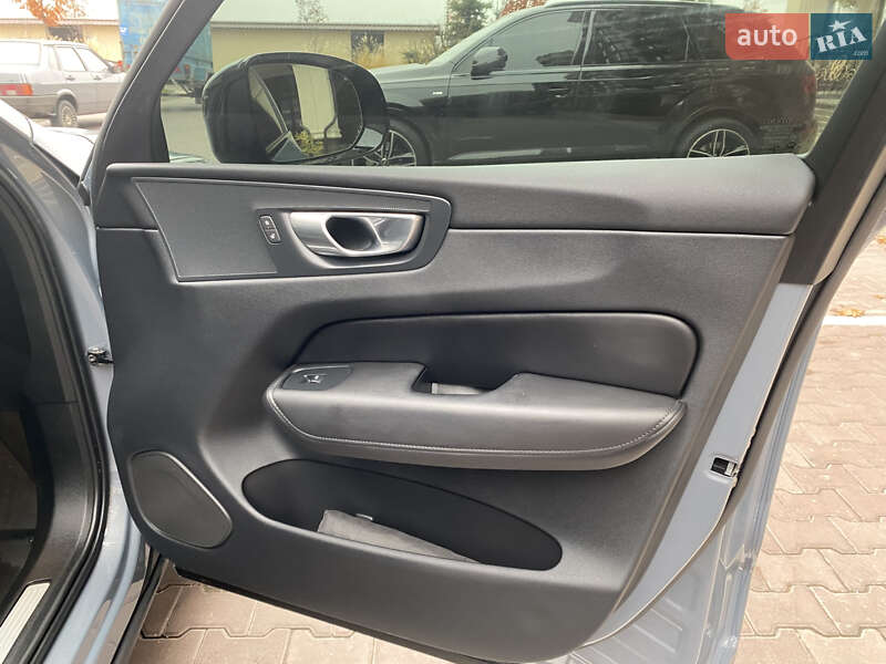 Позашляховик / Кросовер Volvo XC60 2023 в Києві