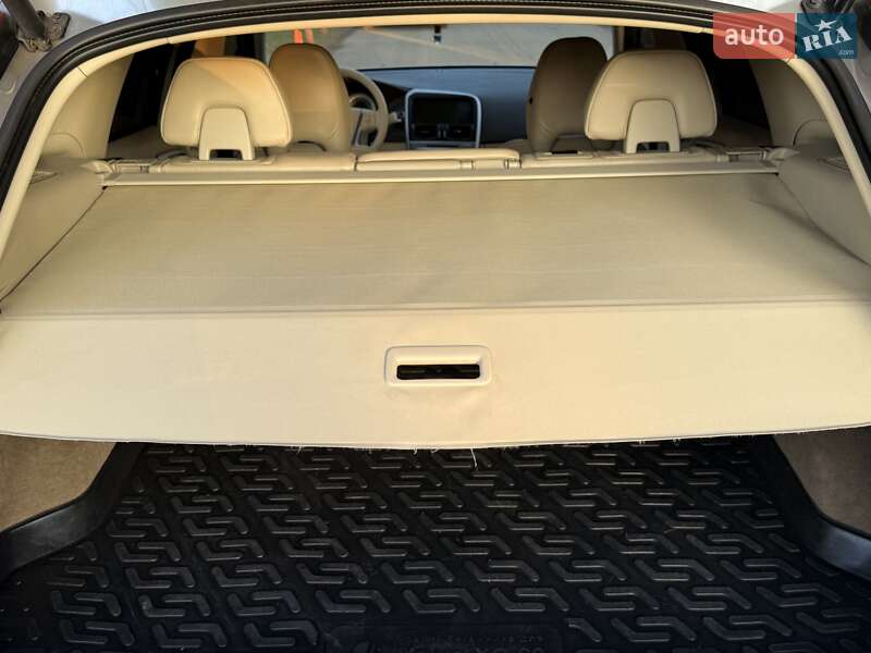 Внедорожник / Кроссовер Volvo XC60 2012 в Киеве