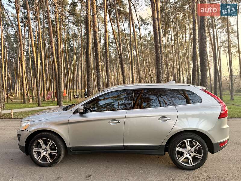 Внедорожник / Кроссовер Volvo XC60 2012 в Киеве