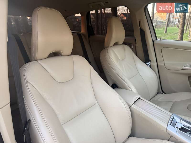 Внедорожник / Кроссовер Volvo XC60 2012 в Киеве