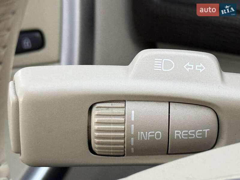 Внедорожник / Кроссовер Volvo XC60 2012 в Киеве