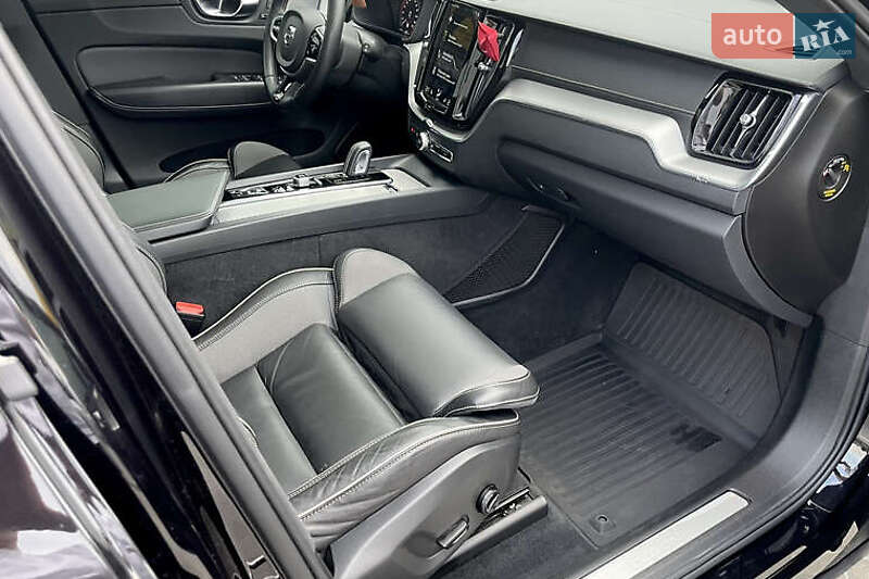 Внедорожник / Кроссовер Volvo XC60 2020 в Черновцах