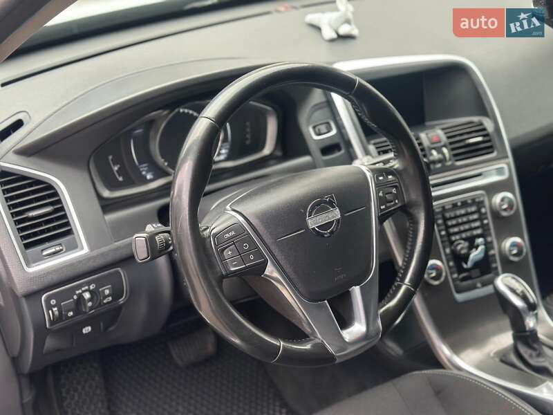 Внедорожник / Кроссовер Volvo XC60 2015 в Одессе
