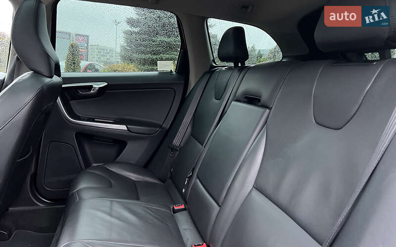 Позашляховик / Кросовер Volvo XC60 2016 в Львові