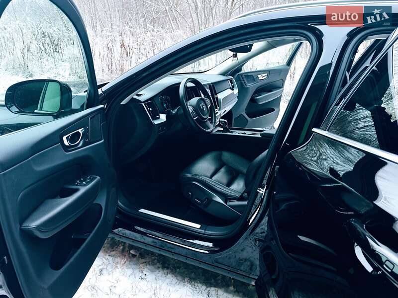 Позашляховик / Кросовер Volvo XC60 2019 в Львові