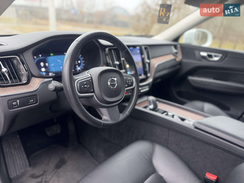 Позашляховик / Кросовер Volvo XC60 2022 в Львові