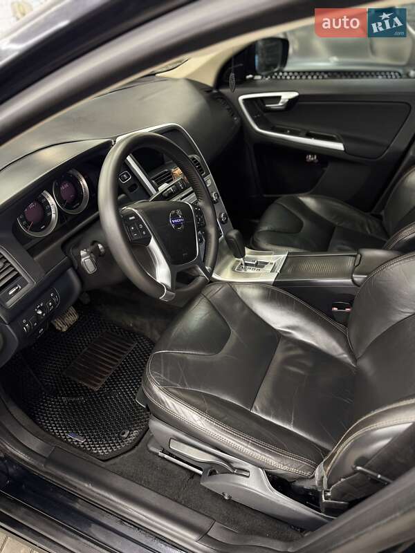 Внедорожник / Кроссовер Volvo XC60 2011 в Луцке