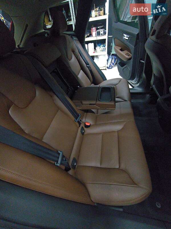 Внедорожник / Кроссовер Volvo XC60 2018 в Виннице