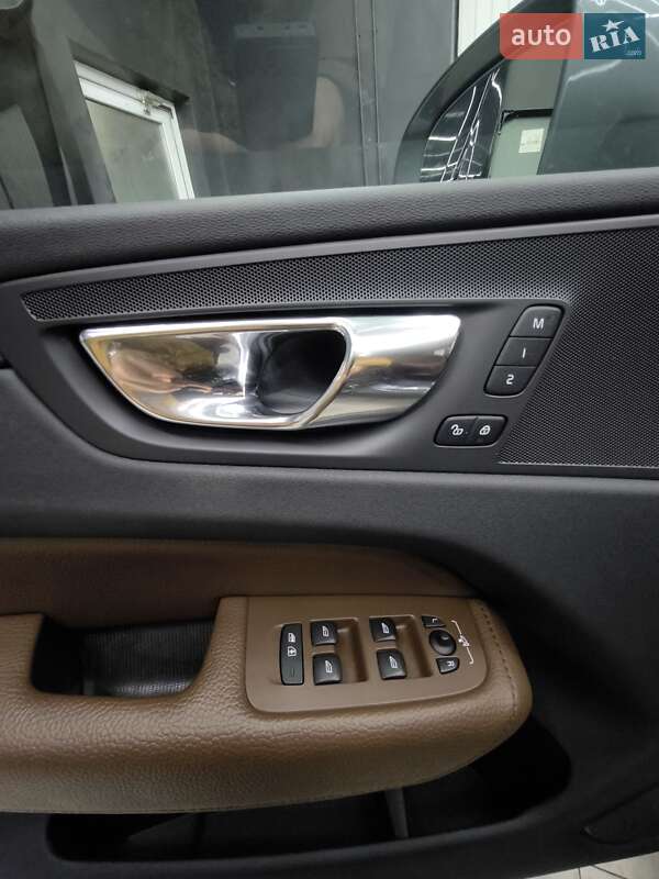 Внедорожник / Кроссовер Volvo XC60 2018 в Виннице